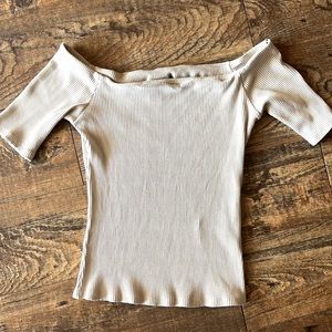 HM nude off shoulder ribbed ss top